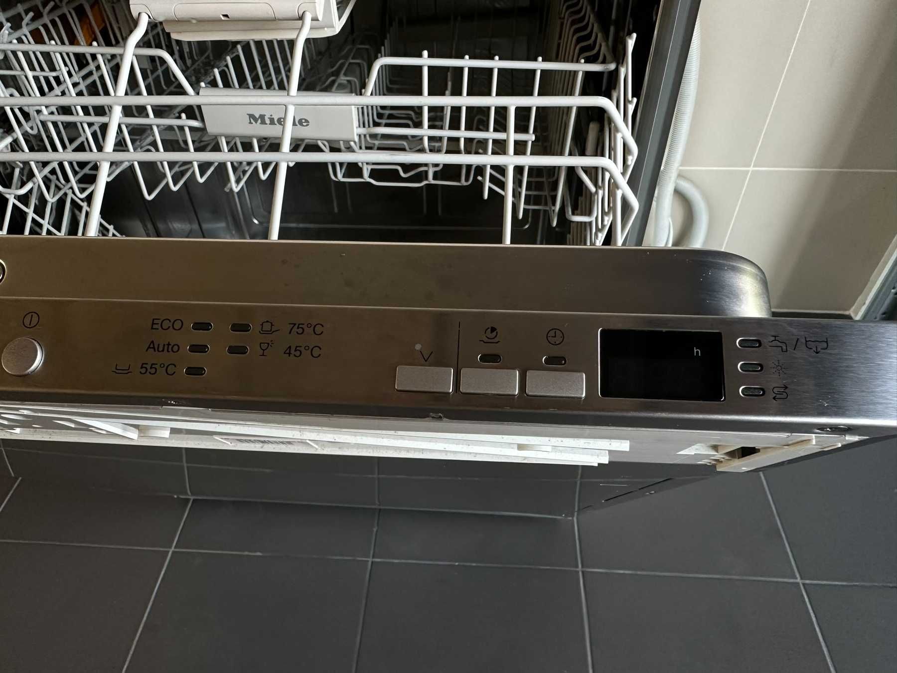 Вбудована посудомийна машина Miele™ G4980SCVi Jubilee.
