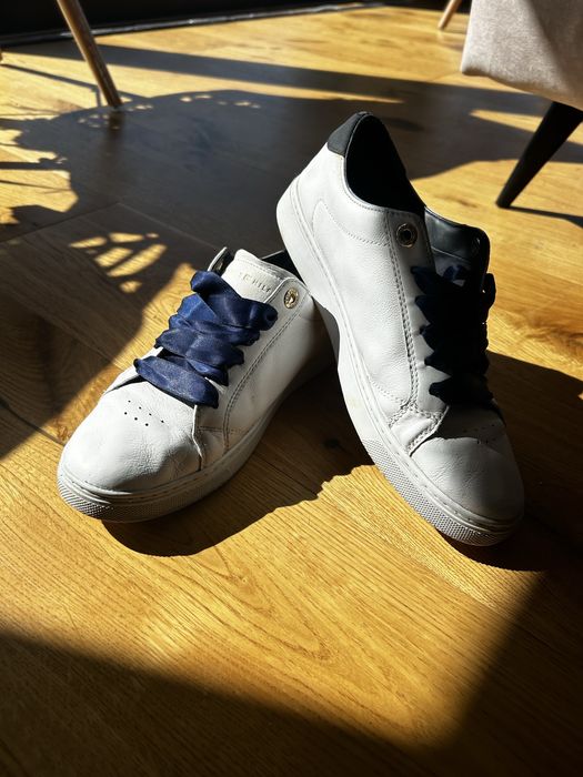 Tommy hilfigher sneakersy, białe skórzane 40