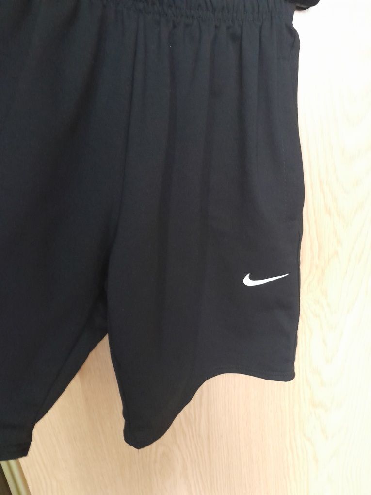 Спортивний костюм nike/ в наявності два розміра