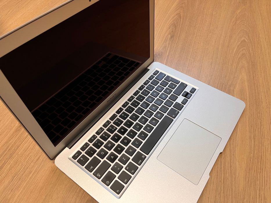  MacBook Air 13” A1369 (2010) • i5 • 4GB • 120GB SSD #54