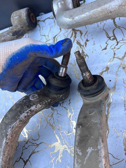 Ходова частина на Mercedes W163 ML270 (ричаг, ступиця, шарова)