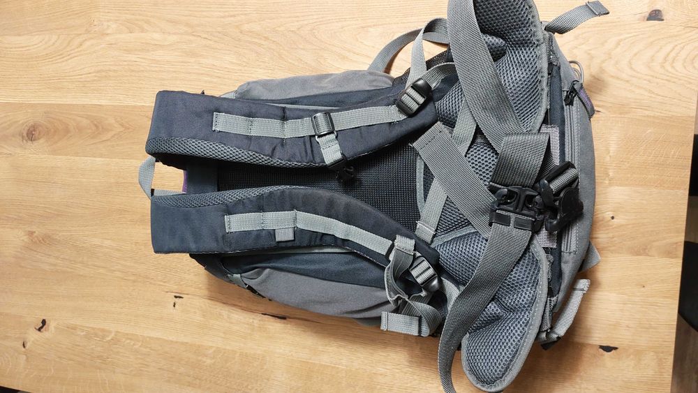 Plecak w góry z siatką plecy