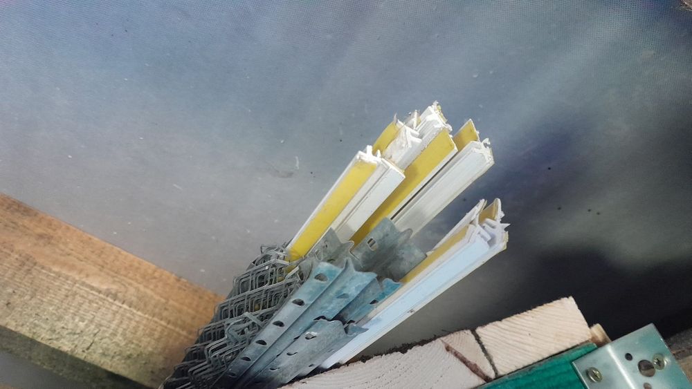 Narożnik tynkarski , listwa prowadząca , przyokienna