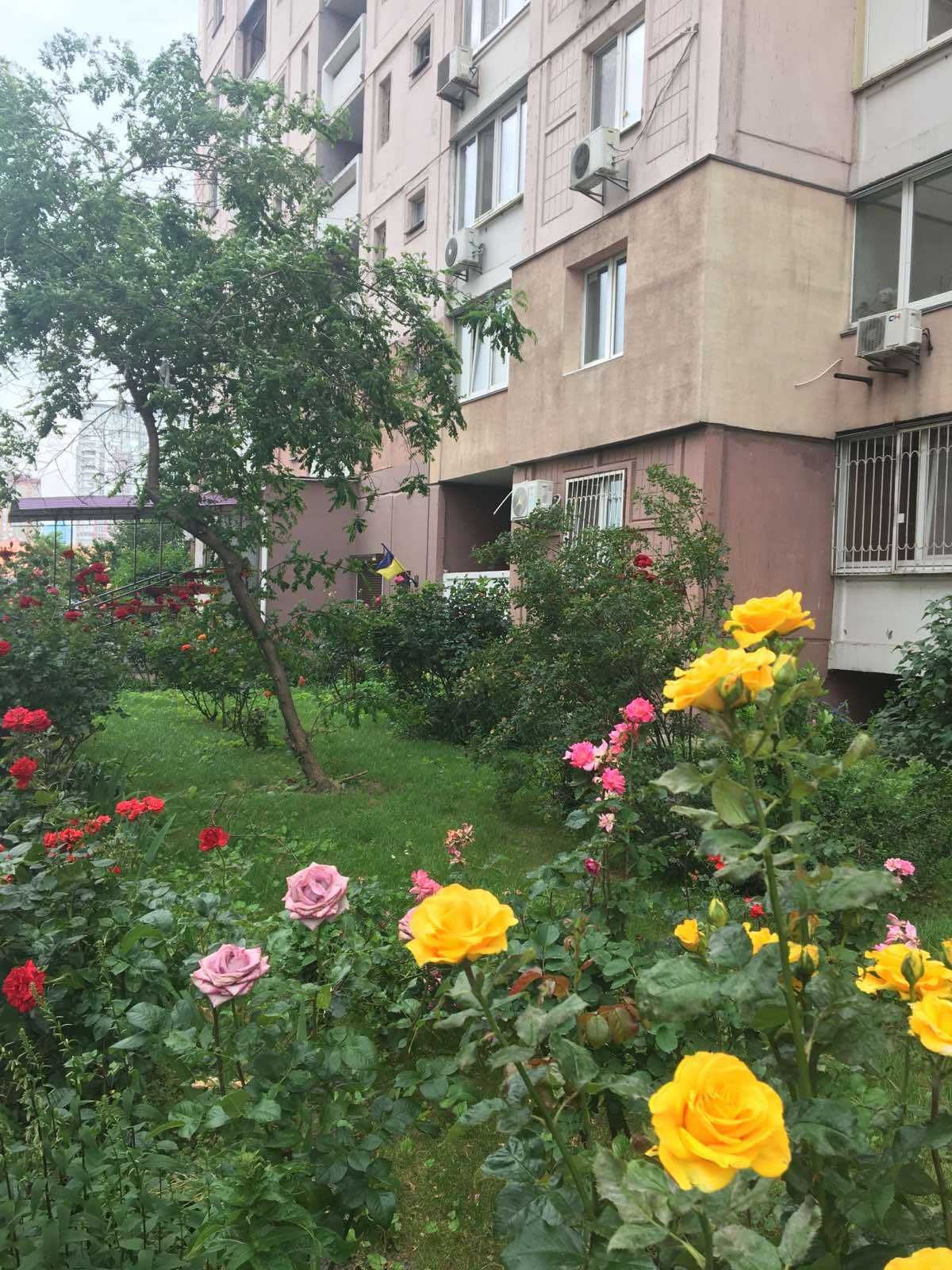 Позняки.  Продам затишну 1 кім. квартиру, Пчілки 2Б