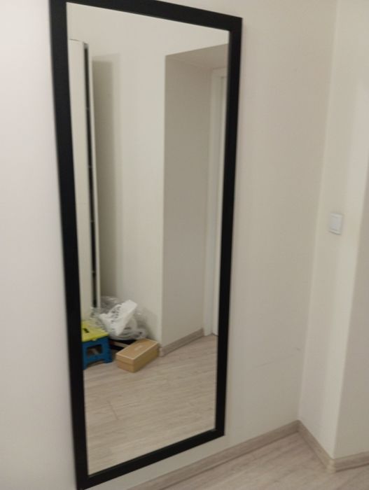 Duże lustro w ramie 70/180