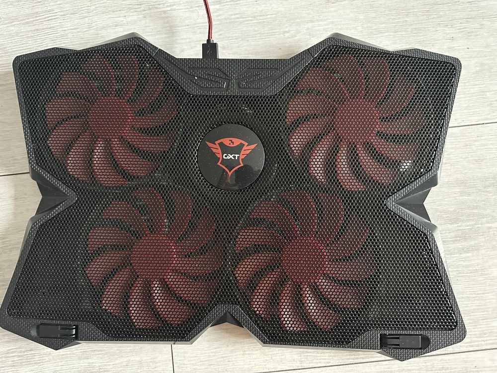 Podstawka chłodząca do laptopów