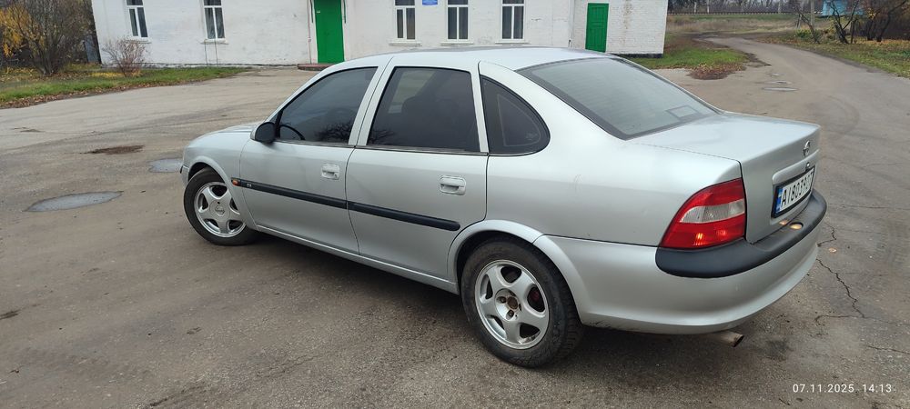 Продам Опель вектра в 1997рік газ бензин