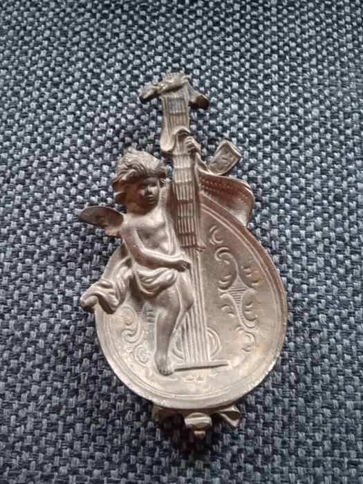 Popielnice z mosiądzu