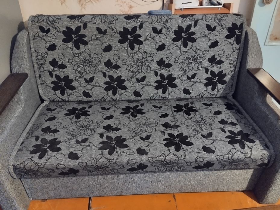 Продам  диван  отличное  состояние