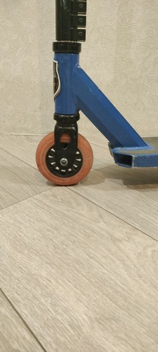 Трюковий самокат  у гарному стані