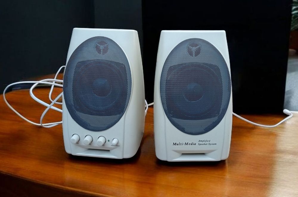 Głośniki komputerowe Multi Media do retro gier