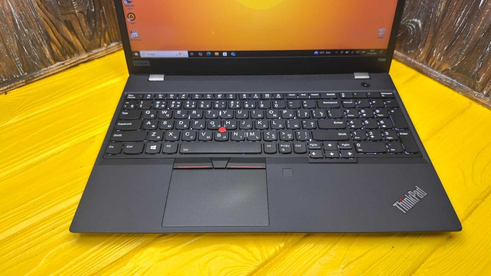 Потужний Офісний Ноутбук з Сенсорним Екраном Lenovo Thinkpad T590