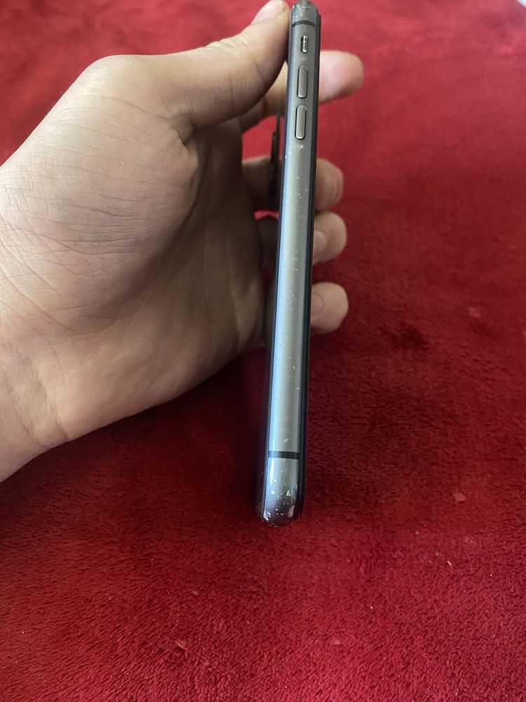 Iphone 11|64 GB .