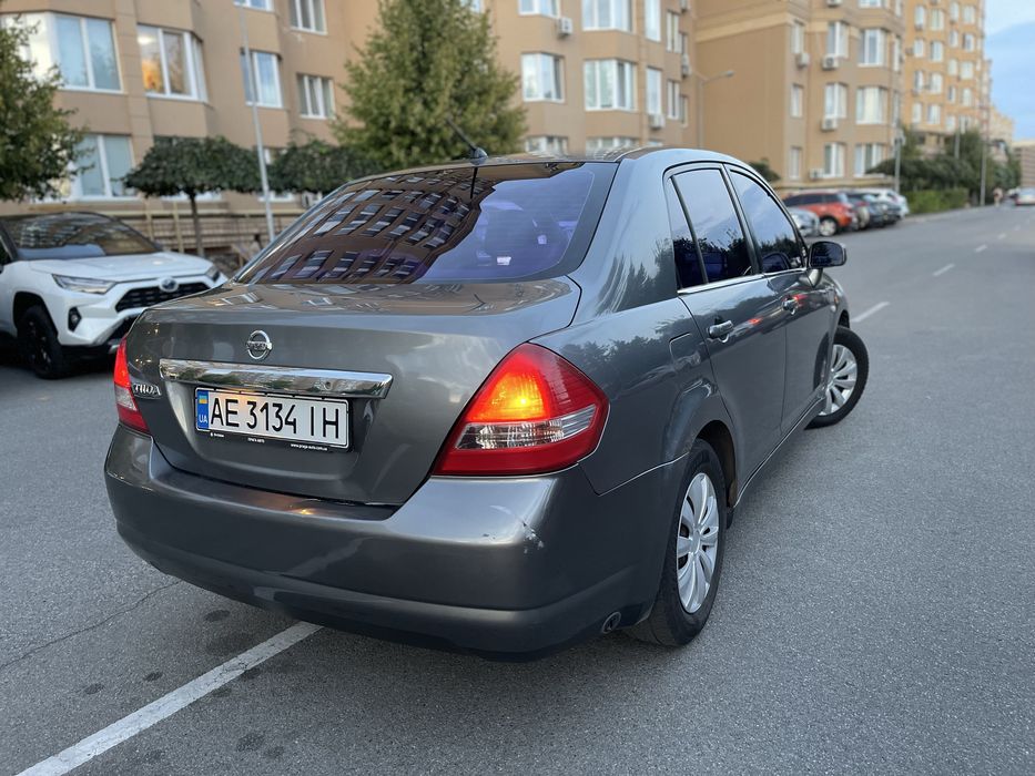 Nissan Tiida 1.6г/б Автомат