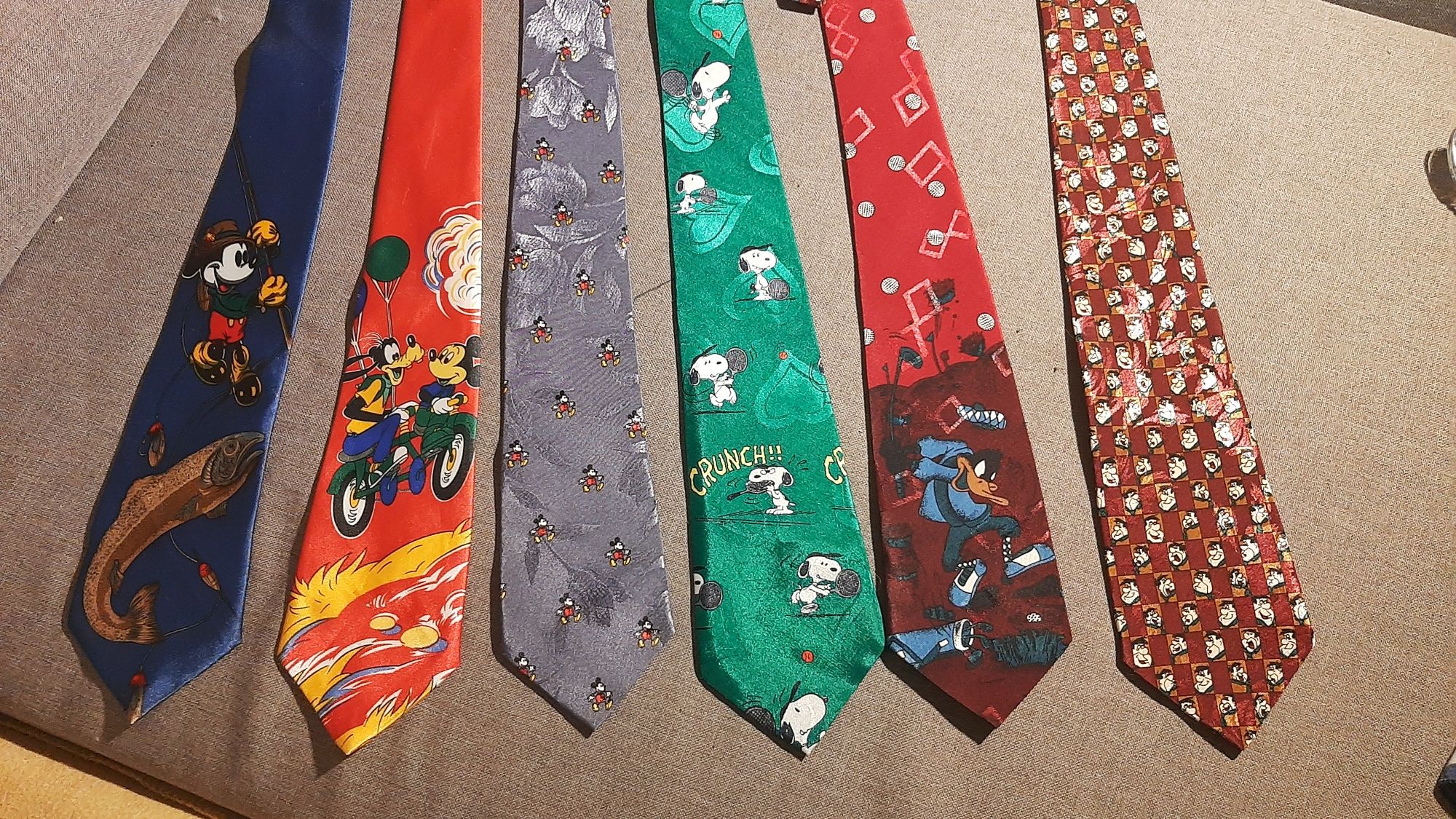 Kolekcja krawatów z postaciami z bajek Disney Flintstone hand made