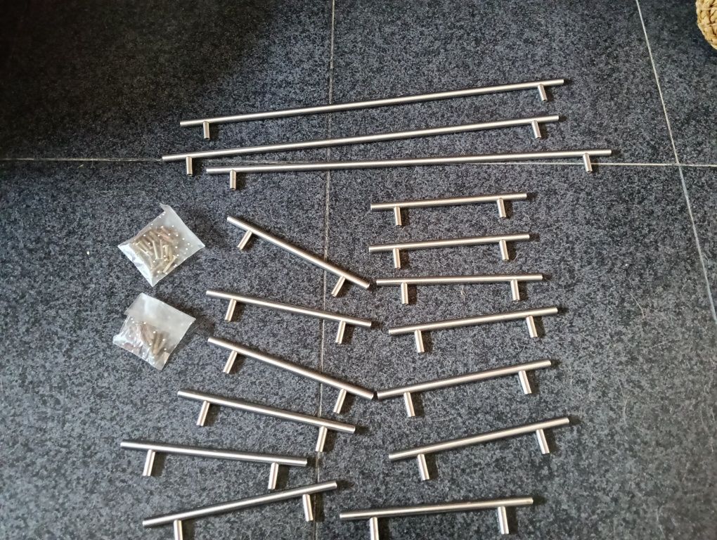 Puxadores em aço inoxidável