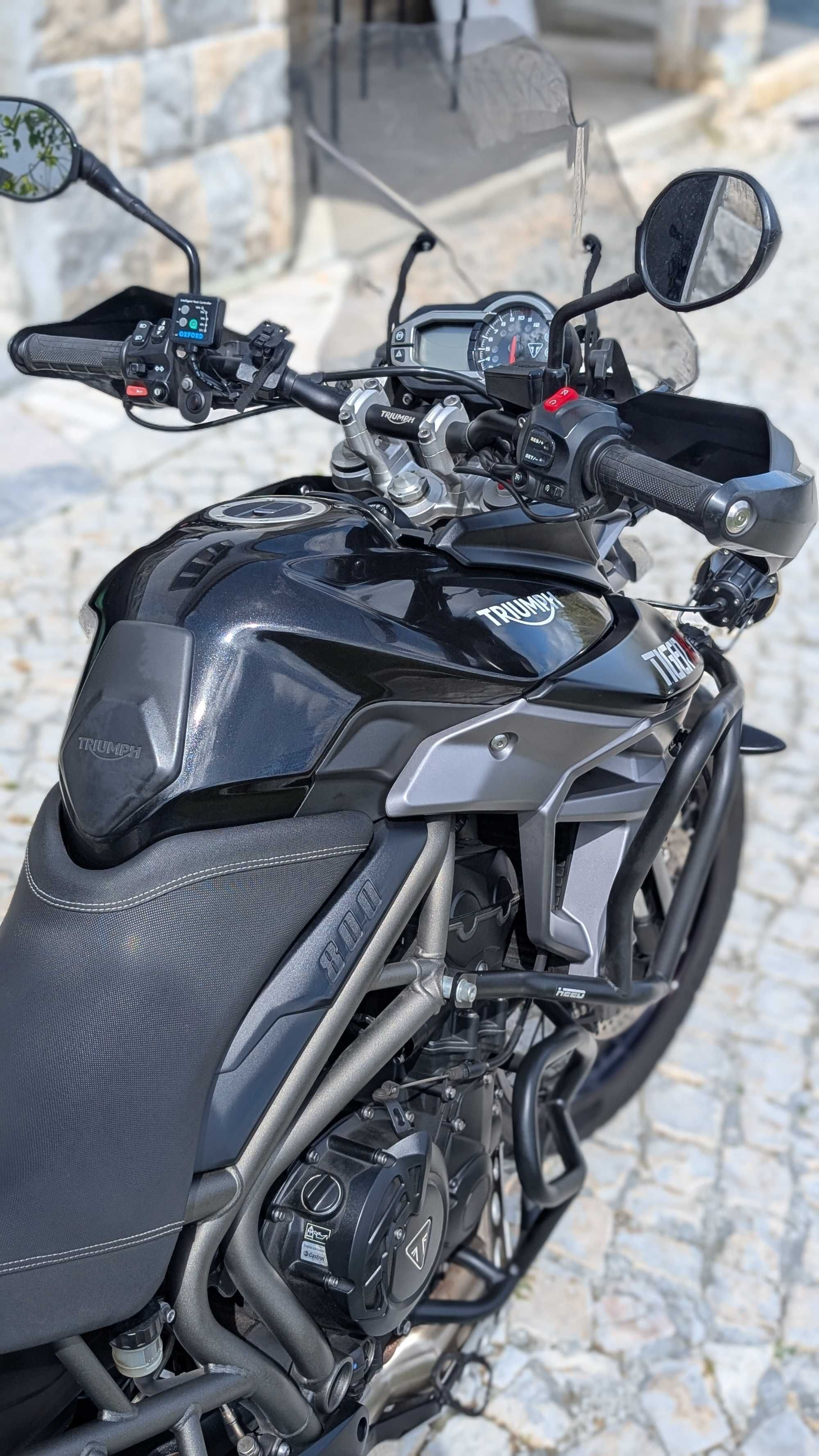 Triumph Tiger 800 XCX