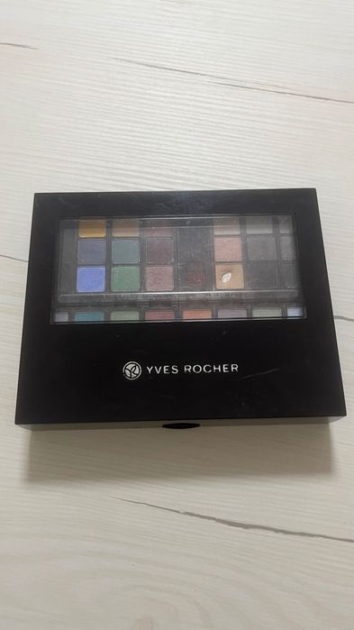 Paleta Yves Rocher 60 Shades – Ligeiramente Usada