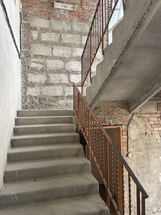 Продам велике  виробниче приміщення , 1100 кв м по 460долл за метр