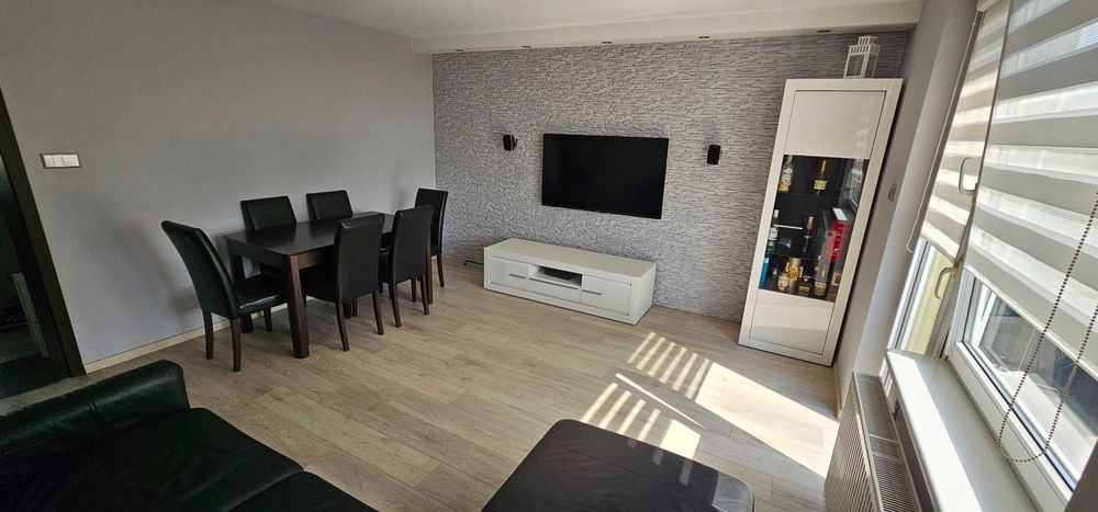 Sprzedam mieszkanie 3 pokojowe z garażem w centrum Nekli