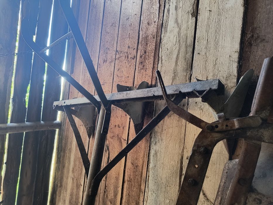 Oś,wóz konny, ciągnikowy,rzedownik do ziemniaków.