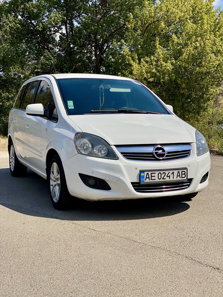 Продам автомобіль opel zafira 2011 1.6 CNG