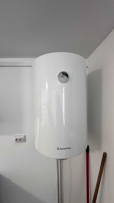 Продається чудовий двоповерховий будинок у мальовничому селі Малинівка