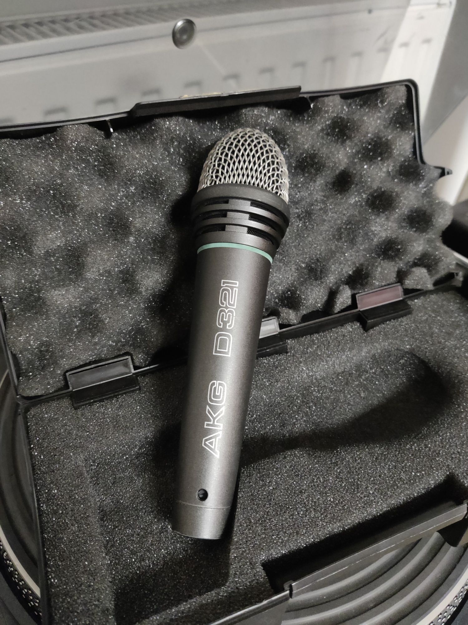Mikrofon AKG d321