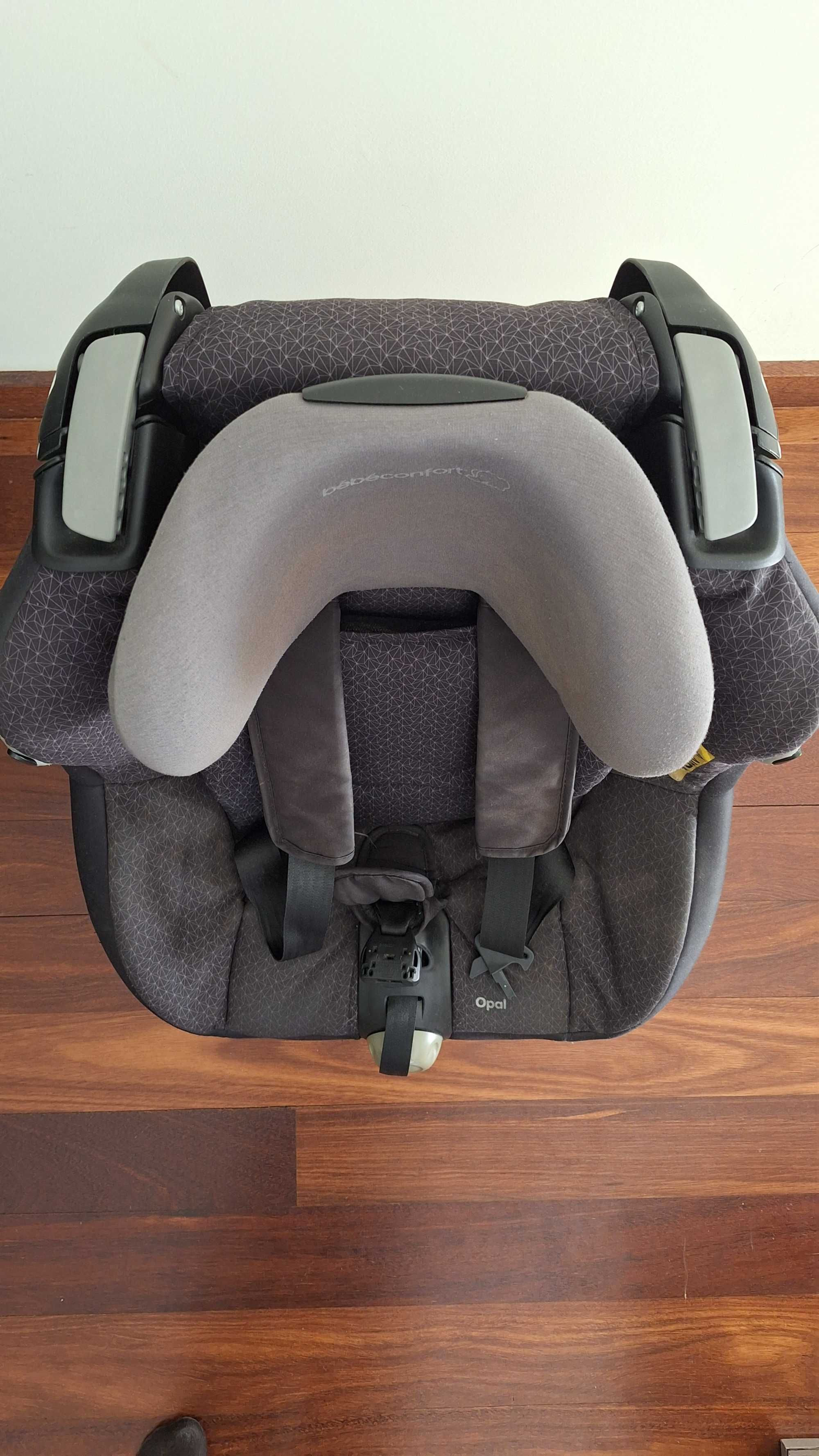 Cadeira auto Bebé Confort Opal com Isofix