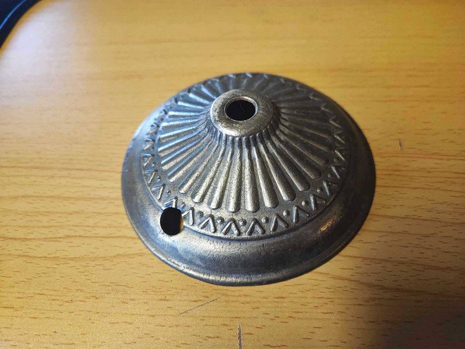 Przedwojenna mosiężna podsufitka,podstawa,szyld do kinkiet,śr.11,2 cm
