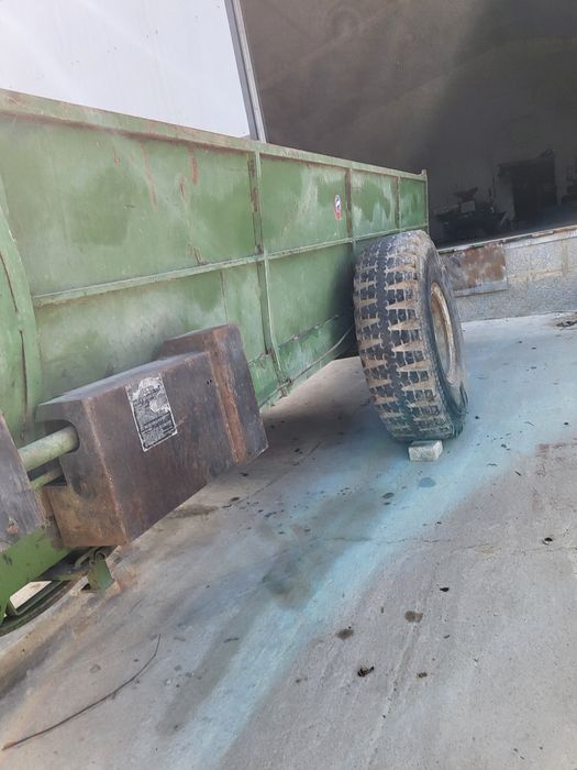 Reboque de espalhar estrume lateral