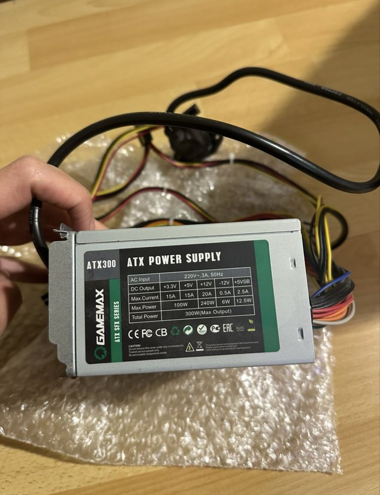 Корпус GameMax з блоком живлення 300W (б/у, компактний)