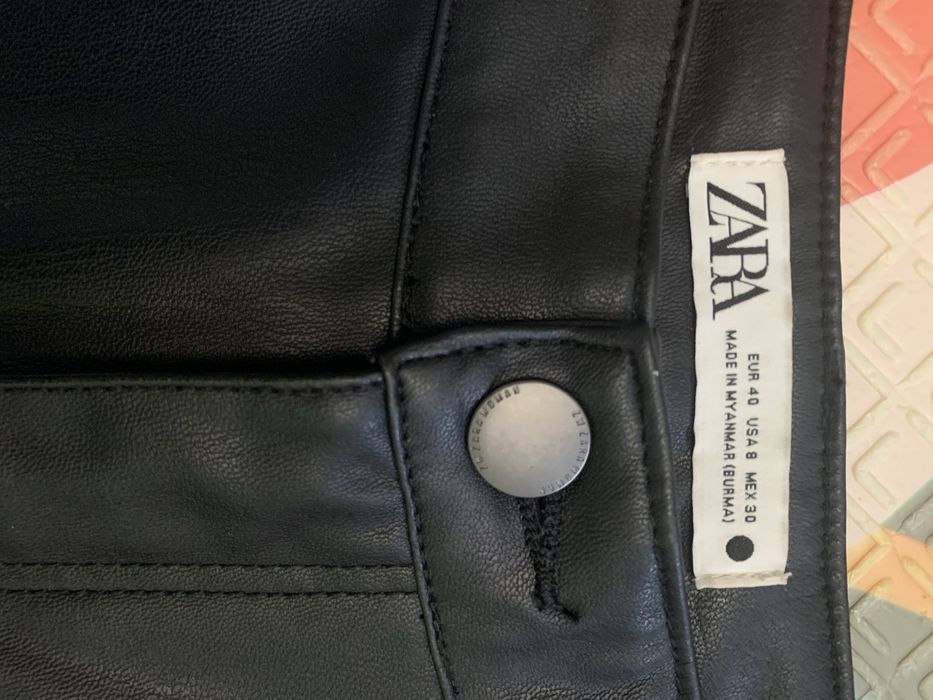 Штани zara 40р еко шкіра, Жіночі джинси