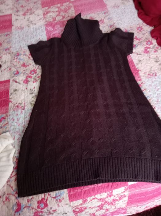 Vestido lindo perfeito com calça .