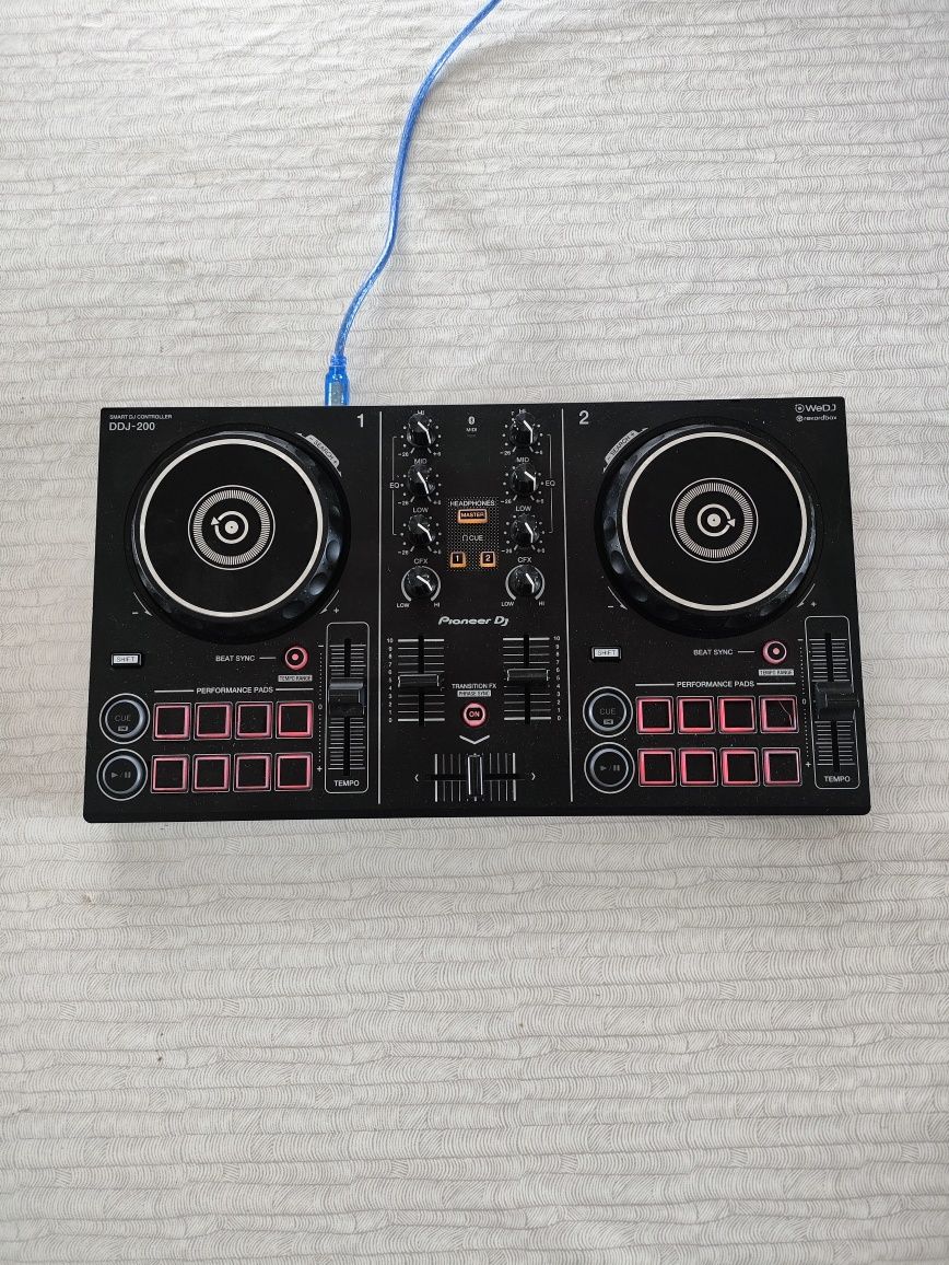 DJ контролер Pioneer DDJ-200