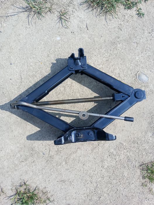 Podnośnik samochodowy