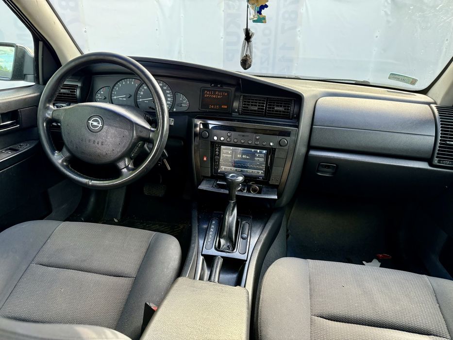 Opel Omega 2.2 > Automat > Lift > 2002 > Klima > Hak > Zadbany
