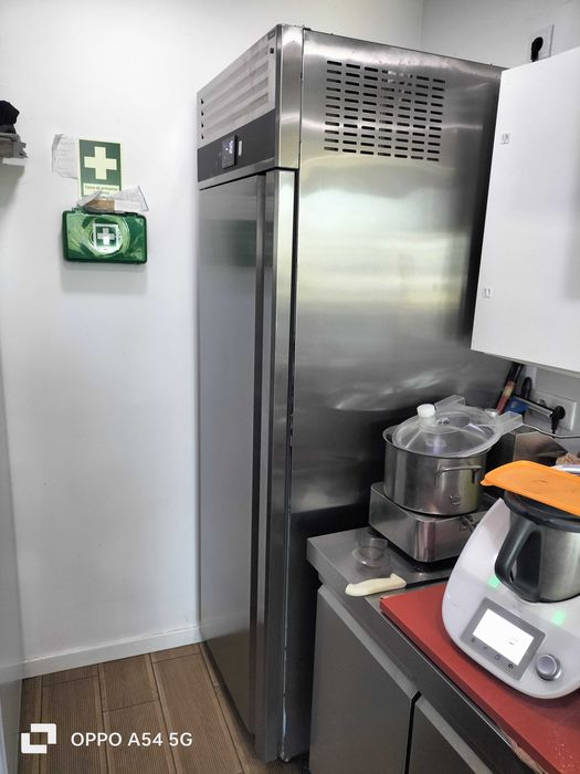 Congelador de coluna profissional GGM Gastro