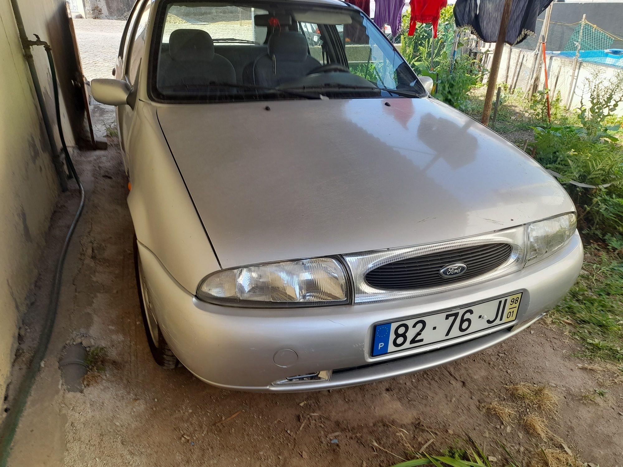 Vendo Ford festa gasolina usado