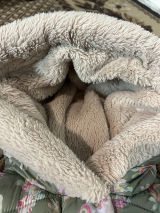 Зимова курточка на дівчинку 116/122 Next