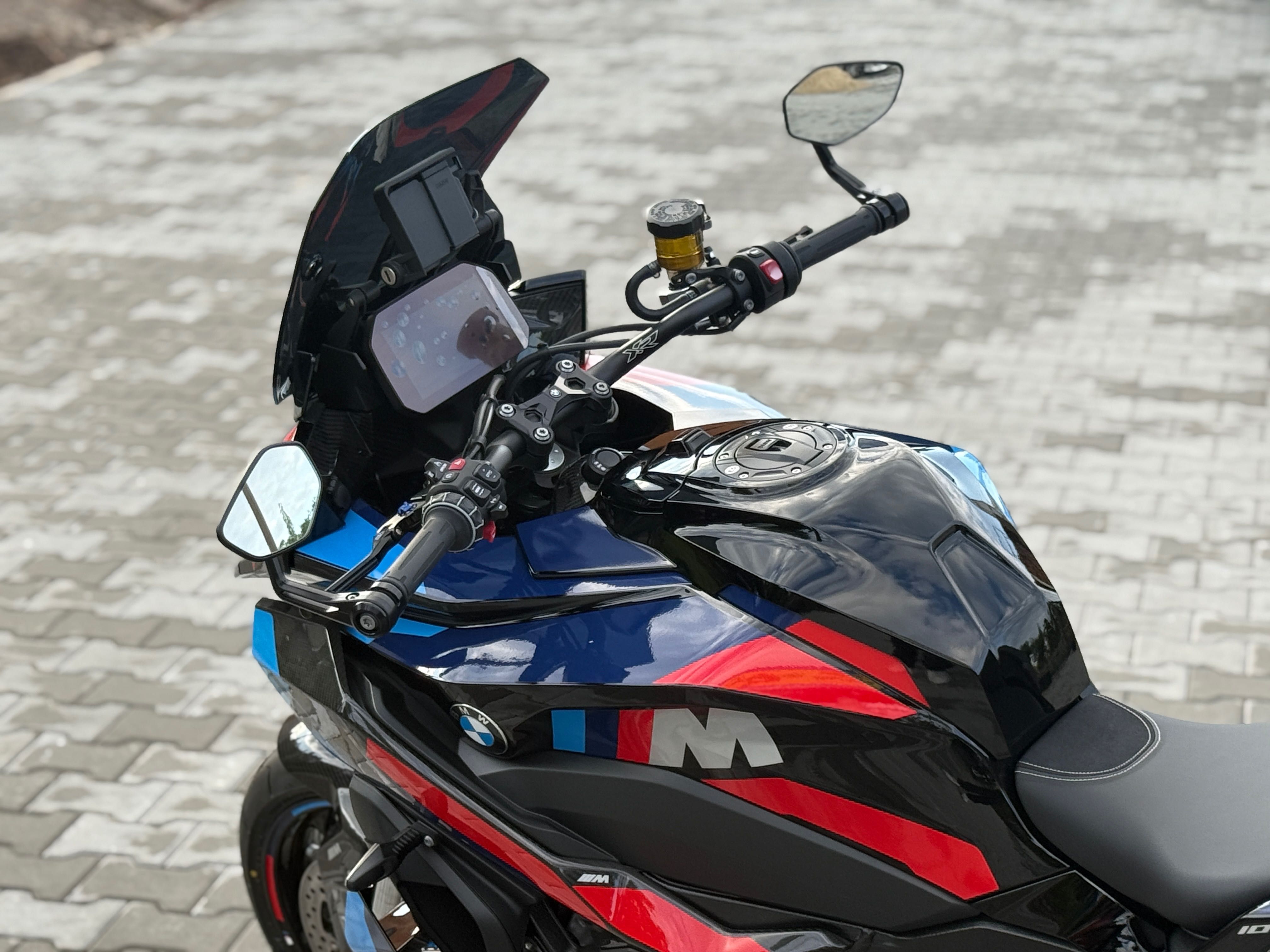 BMW M 1000 XR - Wypożyczalnia Wyjątkowych Motocykli - Warszawa