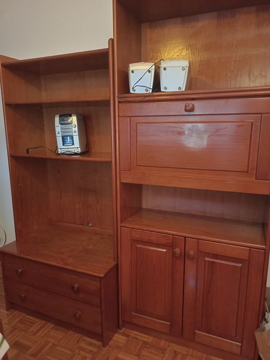 3 moveis em madeira de pinho