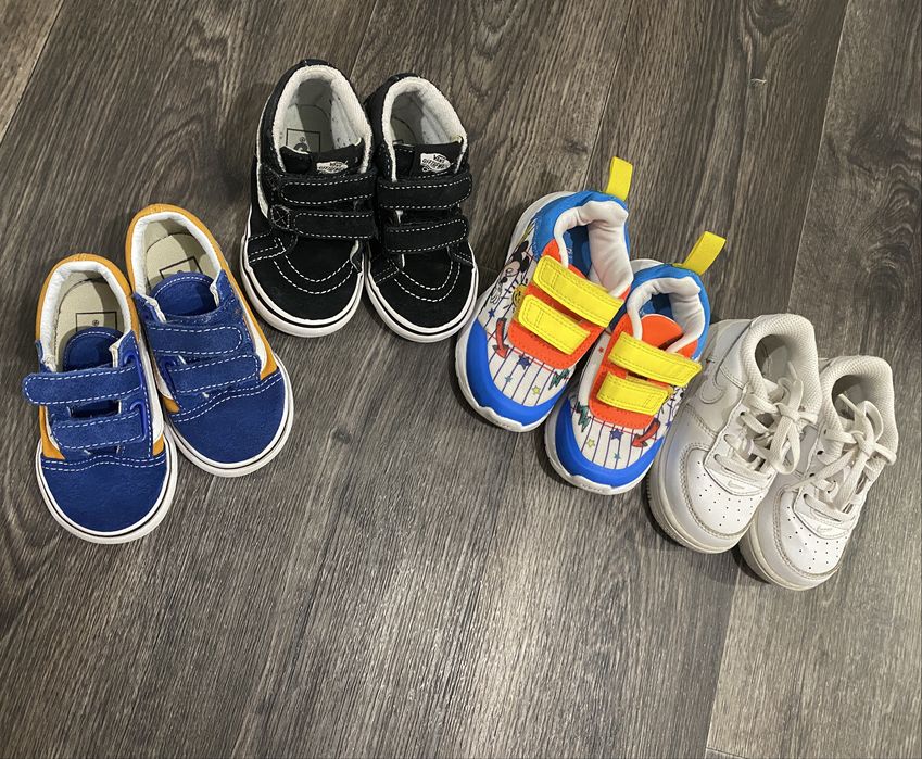 Дитяче фірмове взуття