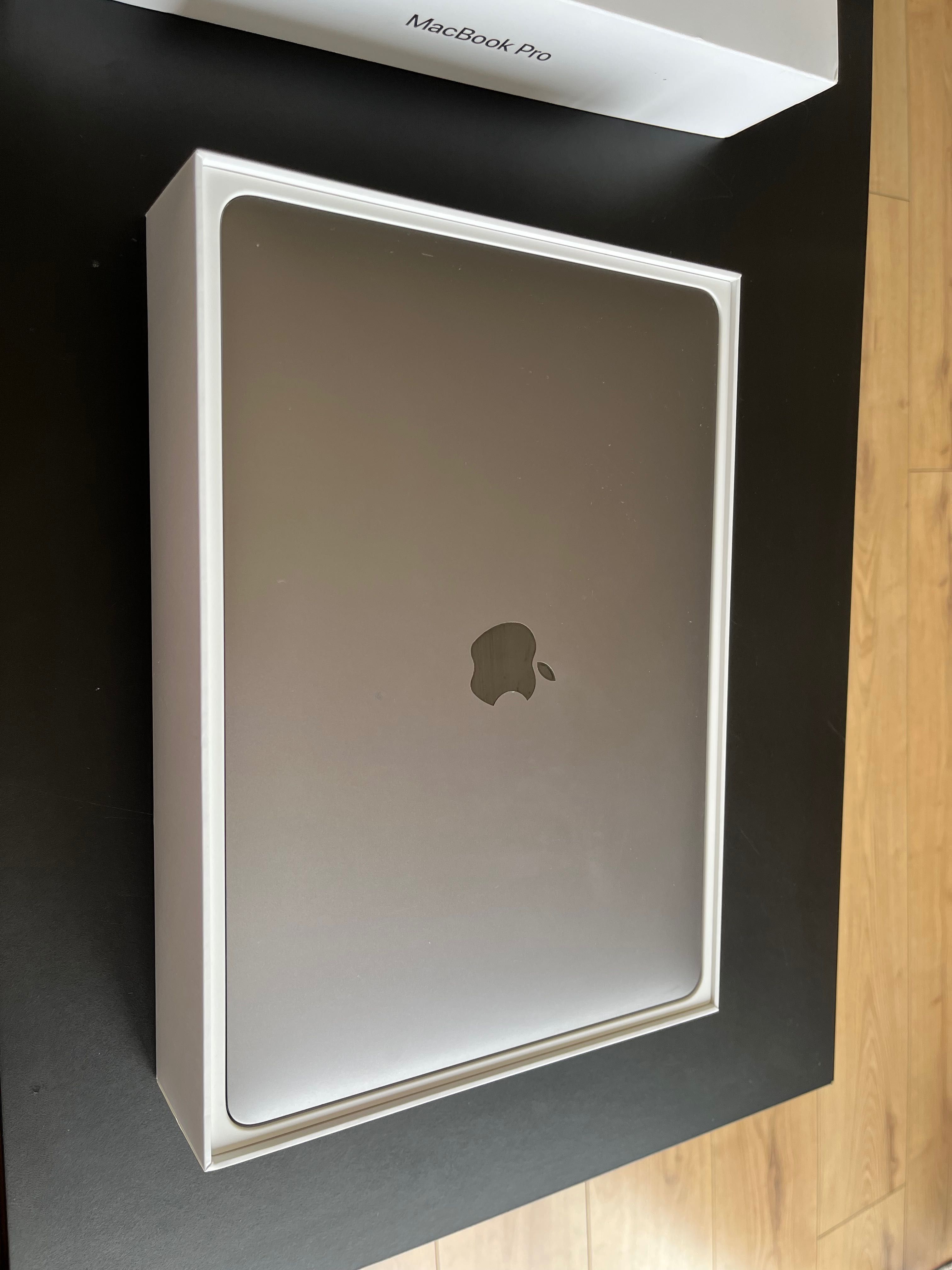 Mac Book PRO 13”  / zepsuta taśma sygnałowa