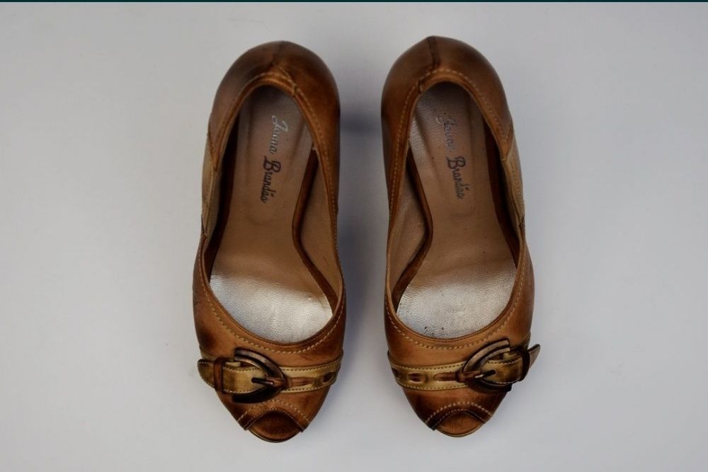 Sandálias de salto 39 novas / pele autêntica