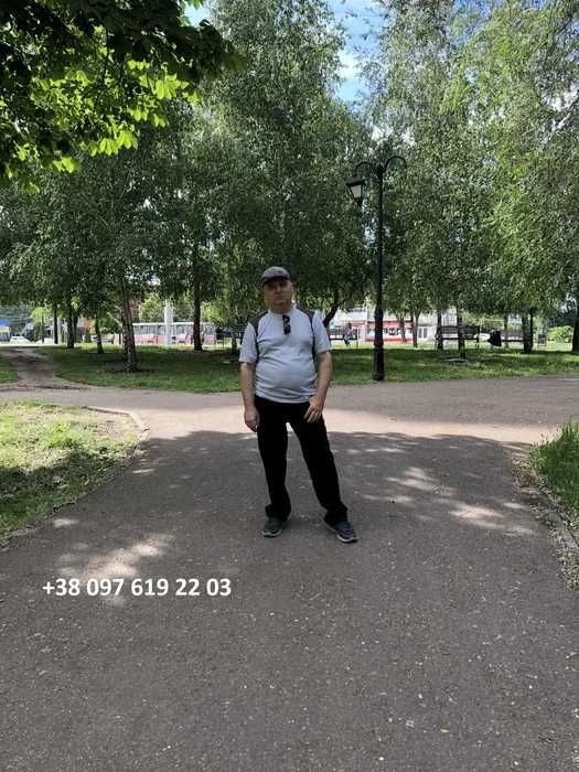 Репетитор з математики та фізики. Великий досвід роботи в школі та ВНЗ