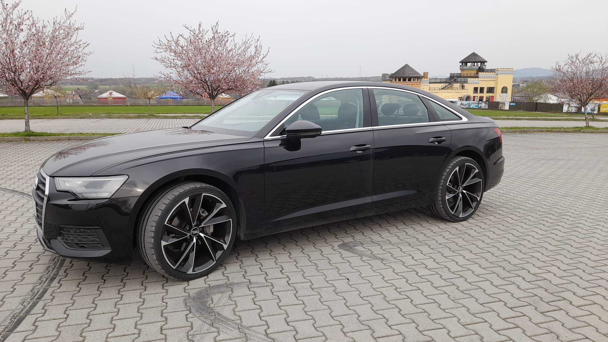 Audi A6 miesięczna rata najmu w kwocie 3 500 zł/m