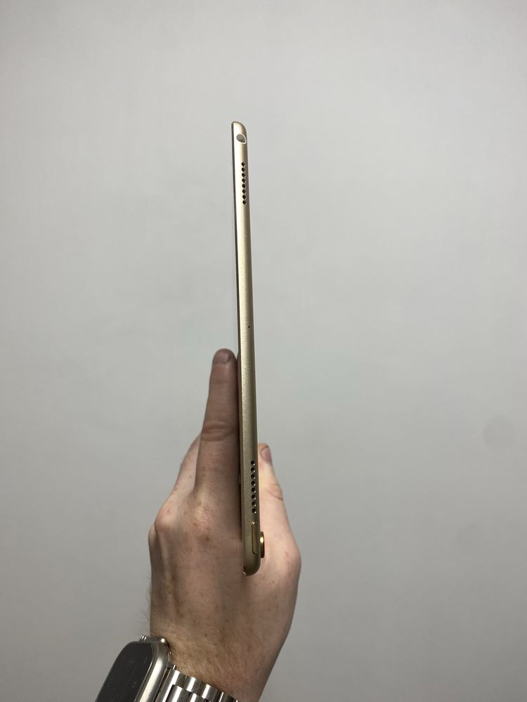 Apple Ipad pro 10.5 64 акб94% Apple pencil в отличном состоянии