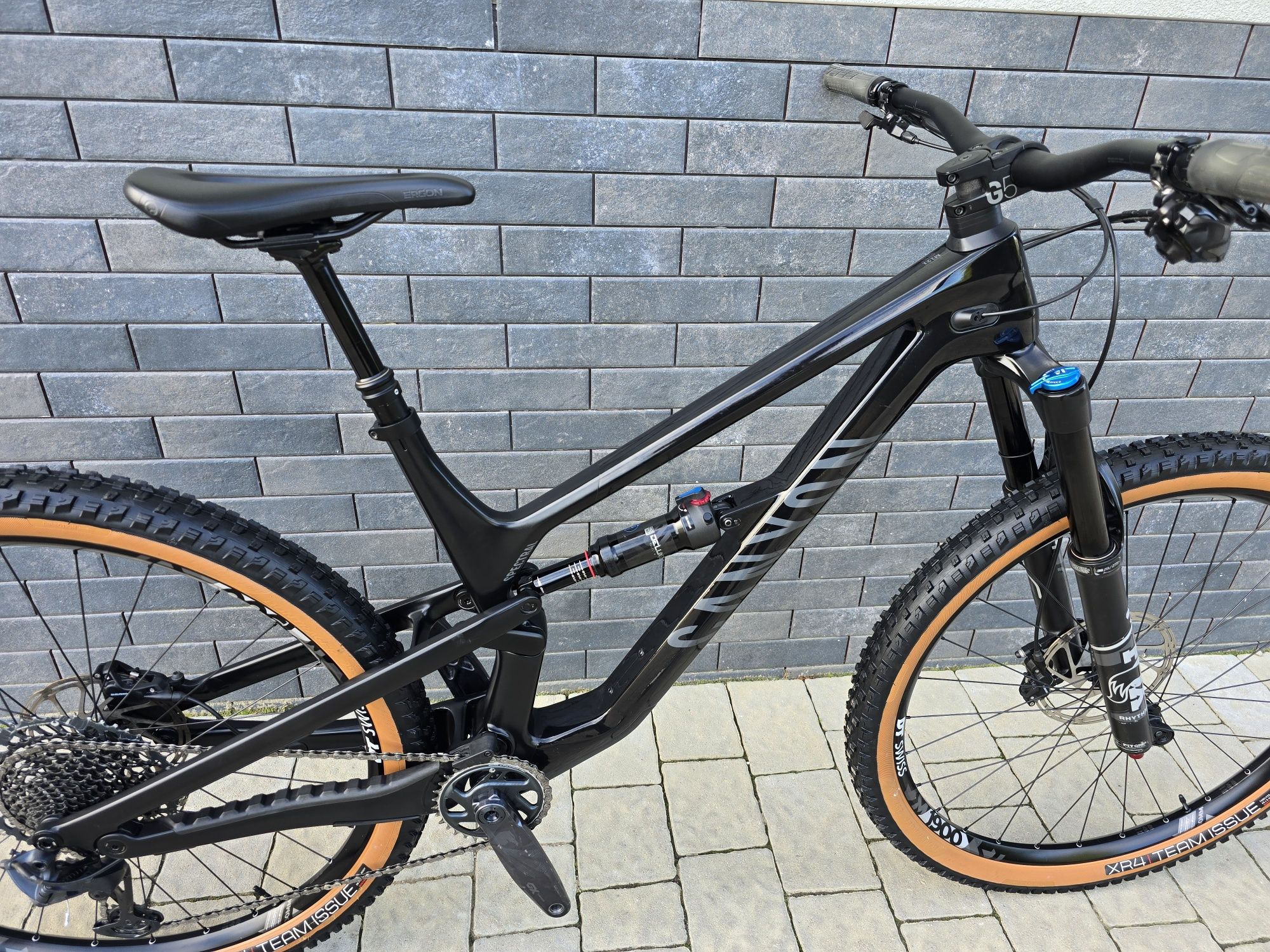 Карбоновий двухпідвіс Canyon Spectral CF 2022