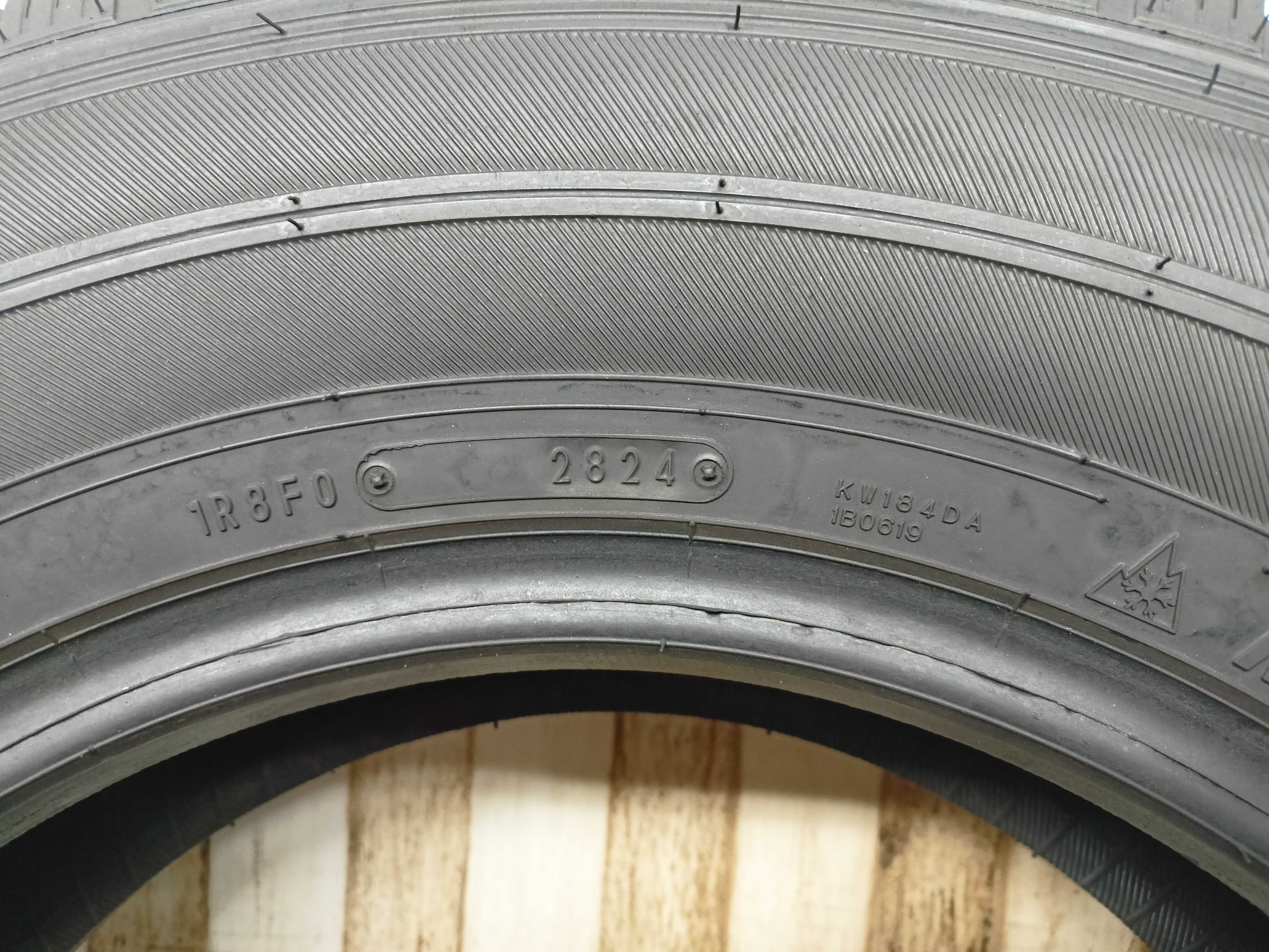 Falken EuroWinter 215/75/16C 24r. 116/114R 9,5mm (2585)
